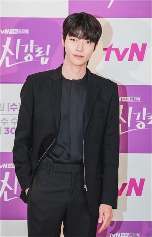 ファンイニョプ　奥さん　結婚　兵役　弟　家族構成　wiki　プロフィール